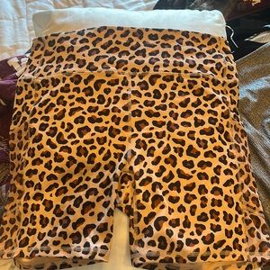 New with Tags Fabletics Powerhold Short XXL